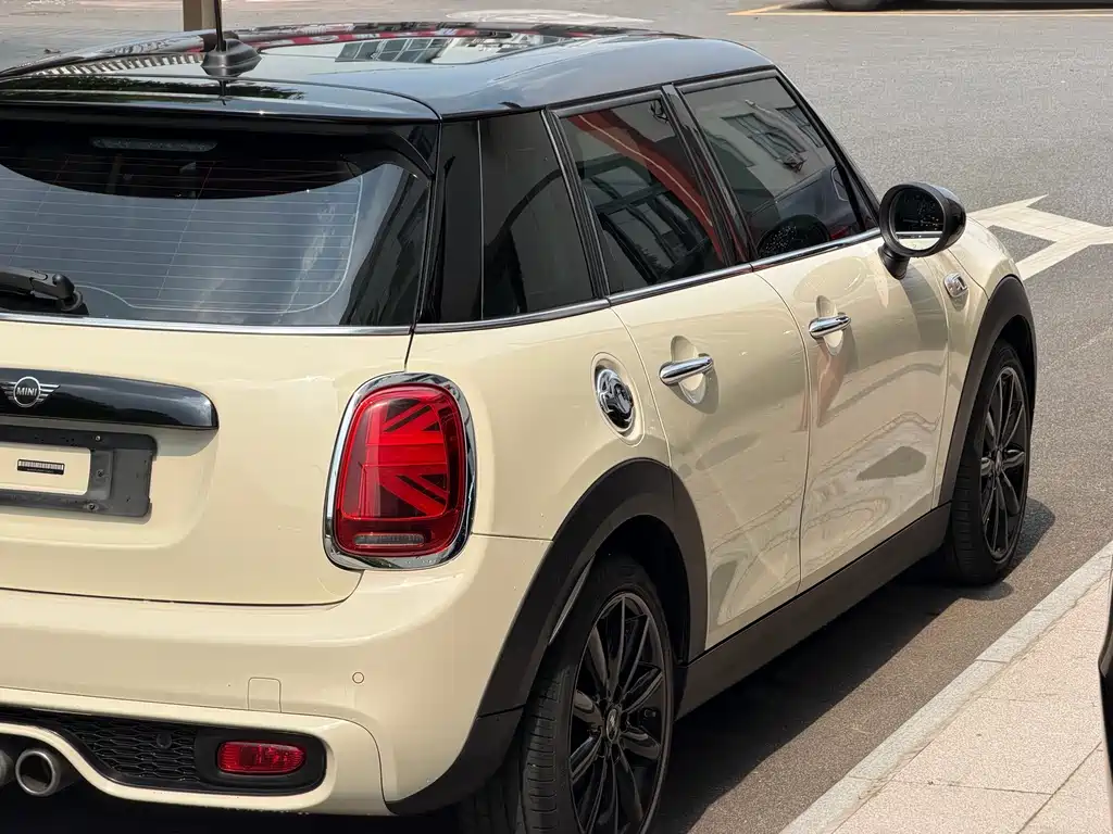 MINI 2.0 T COOPER S Classic 5-door