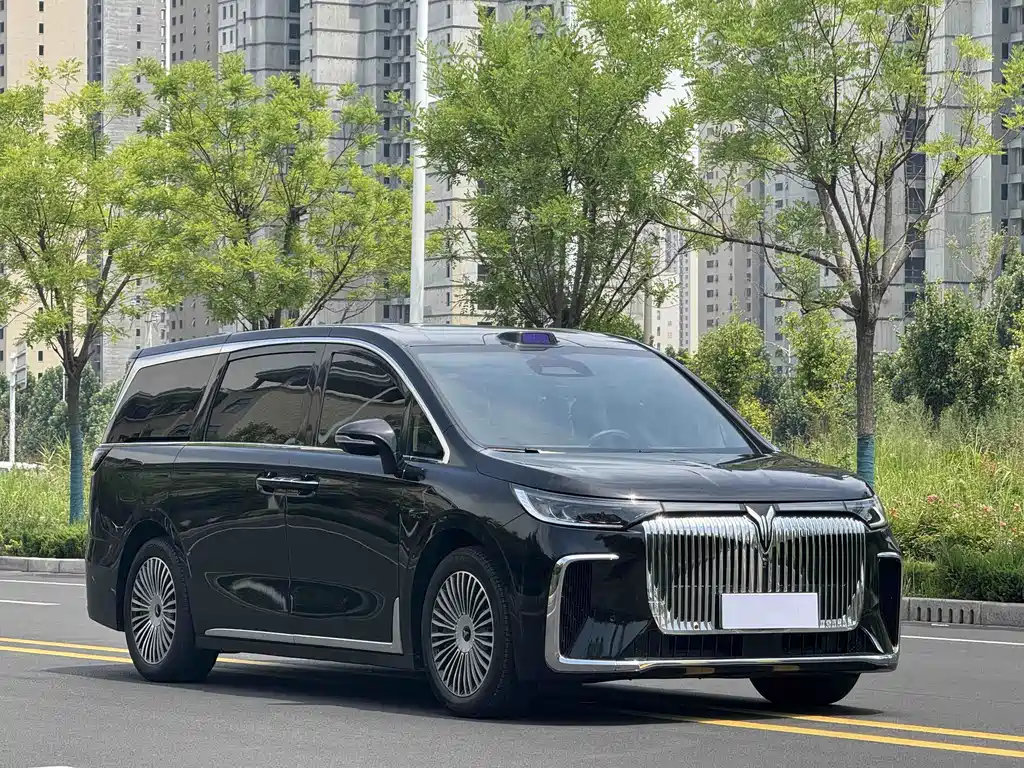 Voyah Dreamer PHEV 4 WD Excellent Qiankun