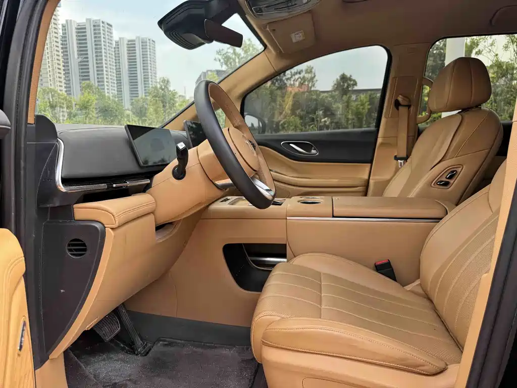 Voyah Dreamer PHEV 4 WD Excellent Qiankun