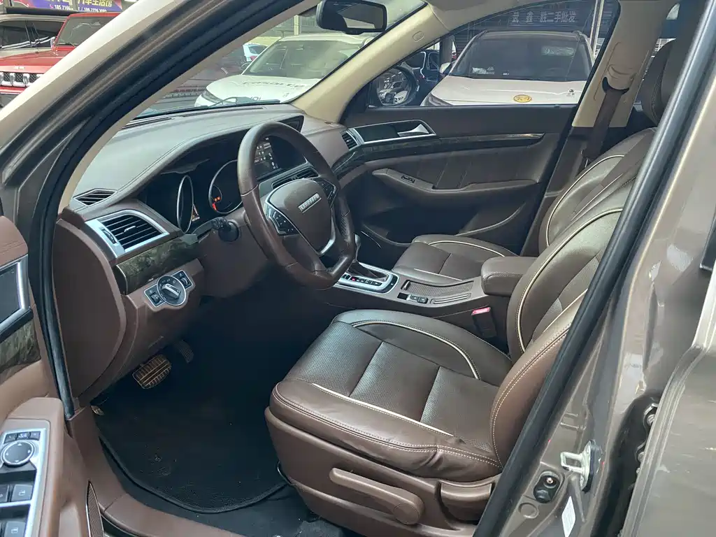 Leopaard CS10 1.5 T CVT Distinguished