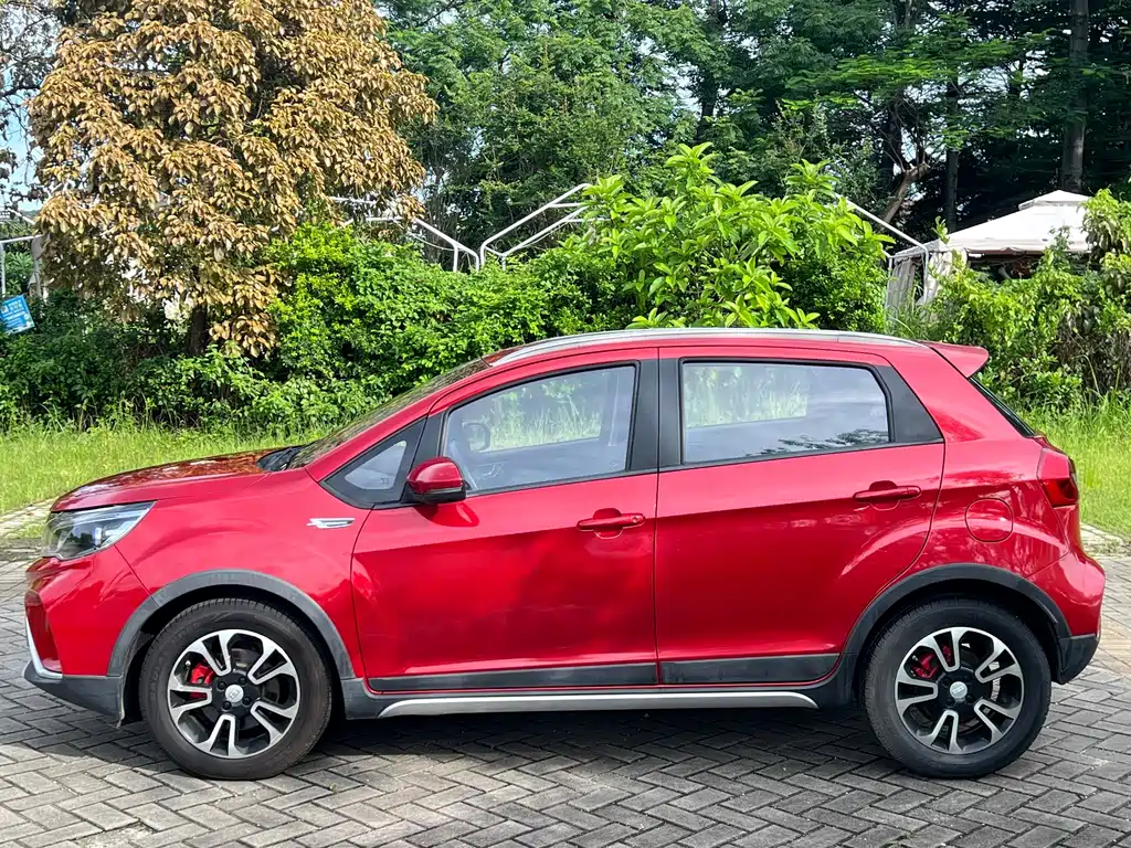 Vision X3 1.5 L Auto Distinguished