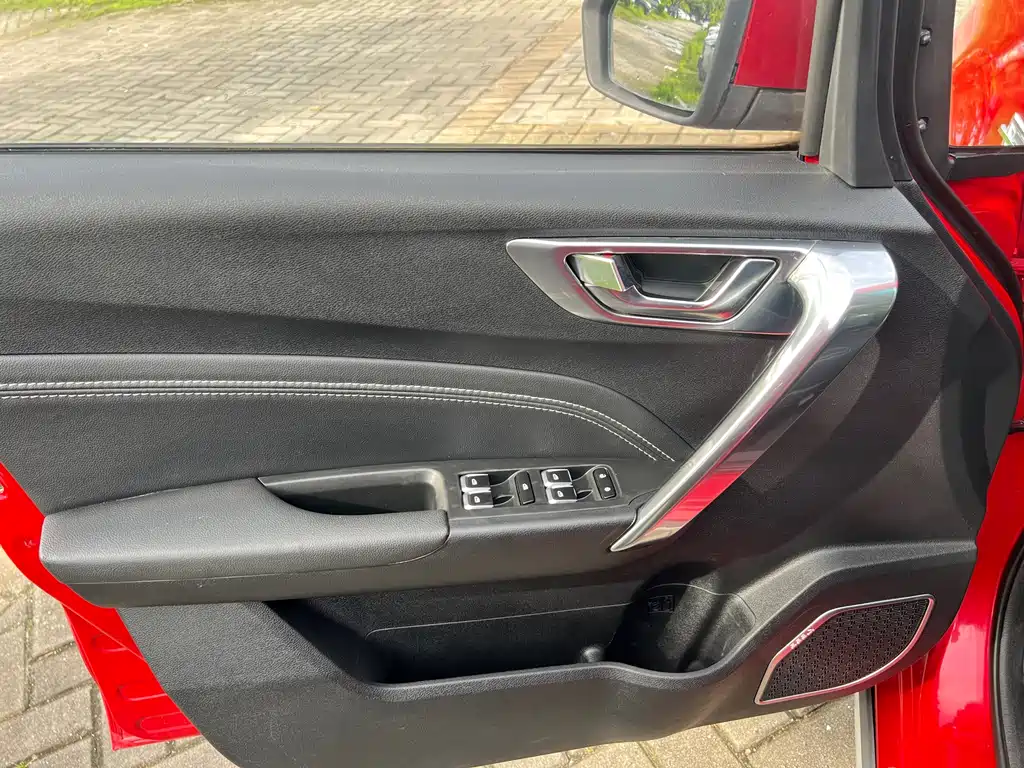 Vision X3 1.5 L Auto Distinguished