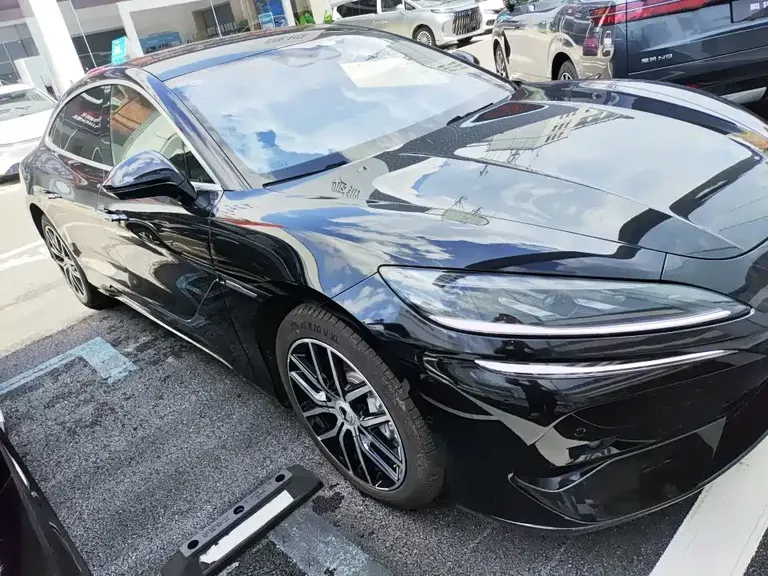 Denza Z9 1100 km 4 WD Max