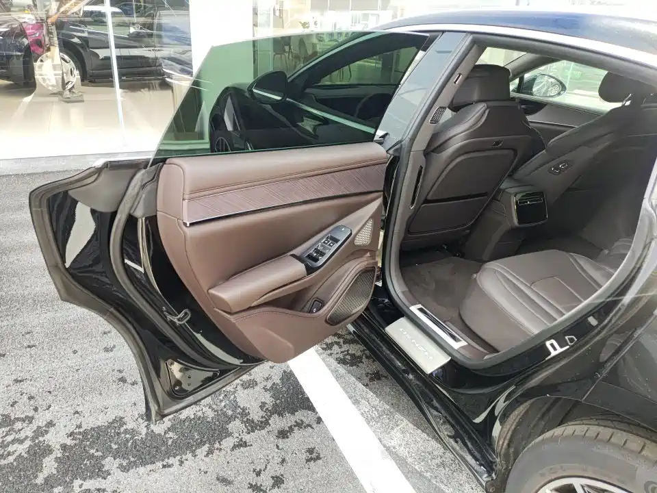 Denza Z9 1100 km 4 WD Max
