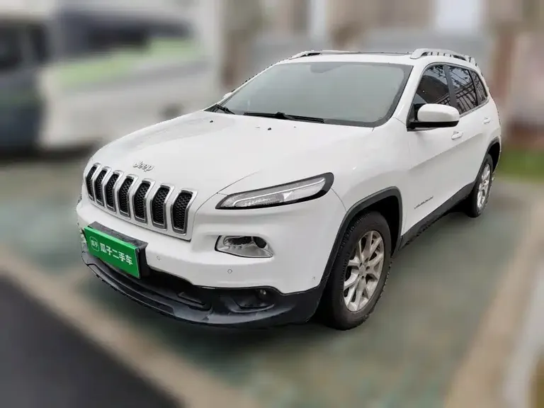 Jeep Cherokee 2.4 L Leading Intelligent
