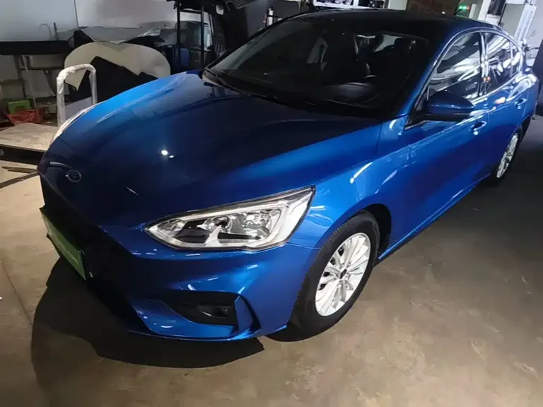 Ford Focus Sedan EcoBoost 180 Auto Sharp Trend