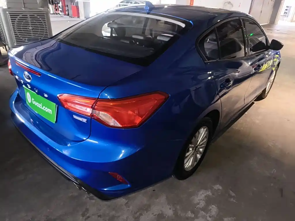 Focus Sedan EcoBoost 180 Auto Sharp Trend