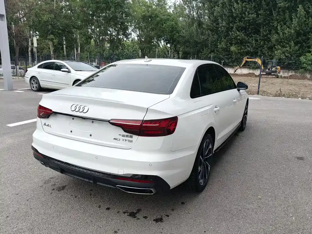 Audi A4 L 40 TFSI Luxury Dynamic