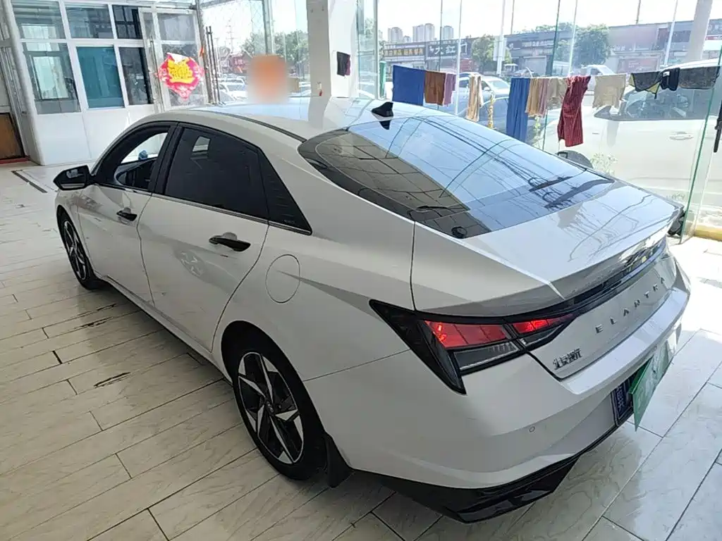 Elantra 1.5 L CVT GLX Elite