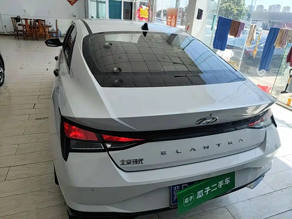 Elantra 1.5 L CVT GLX Elite