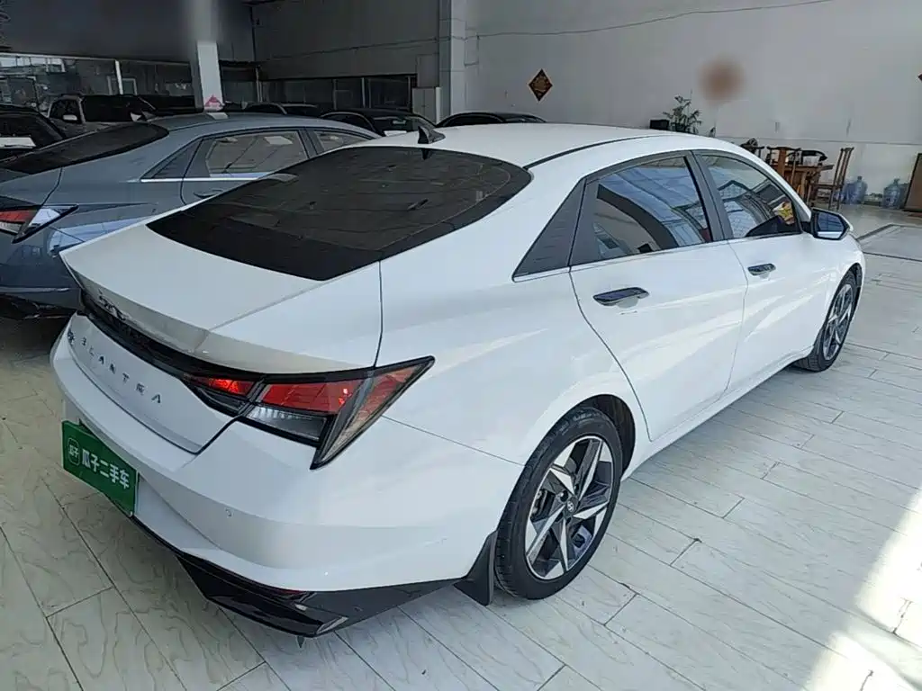 Elantra 1.5 L CVT GLX Elite