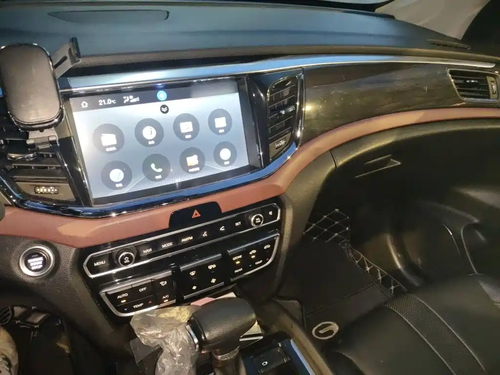 GAC Trumpchi GS8 320 T 2 WD Luxury Connected (7-seat)