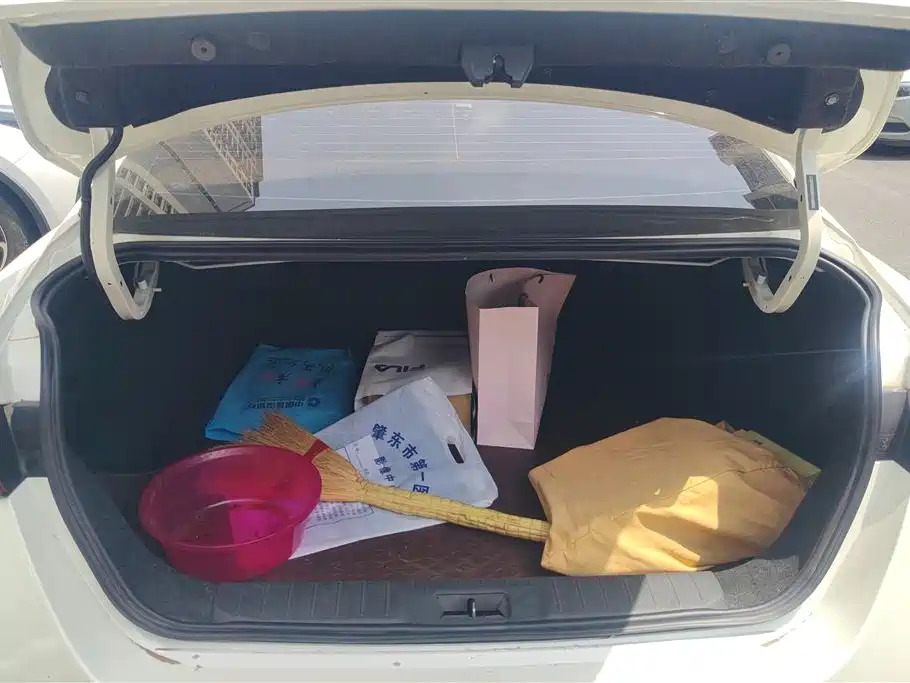 Sylphy 1.6 L XL CVT Joy