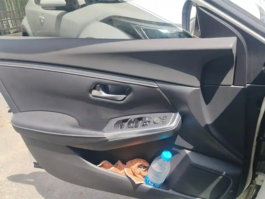 Sylphy 1.6 L XL CVT Joy