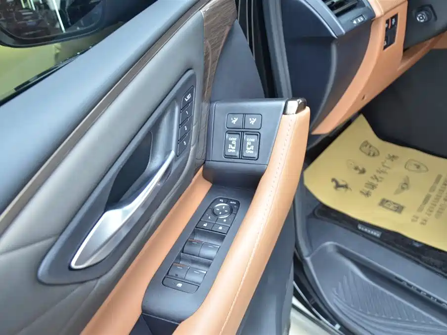 Alphard Dual Engine 2.5 L Premium Enjoyment