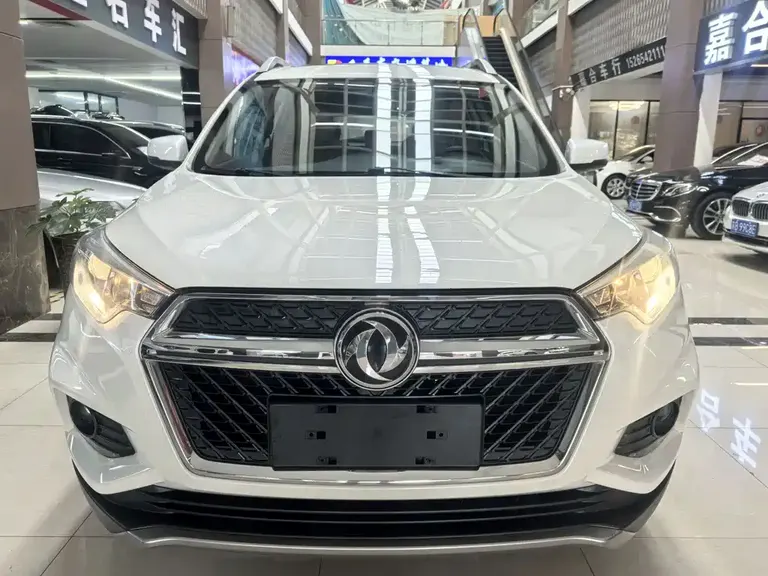 Dongfeng Fengdu MX5 2.0 L Auto Flagship