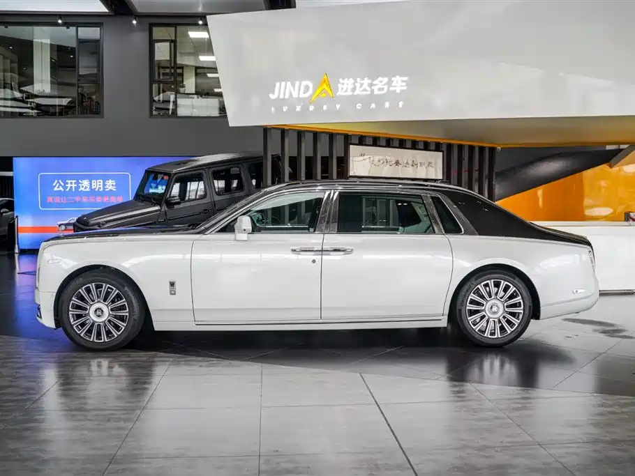 Phantom 6.7 T Standard Wheelbase