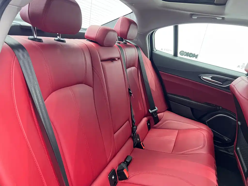 Giulia 2.0 T 280 HP Luxury