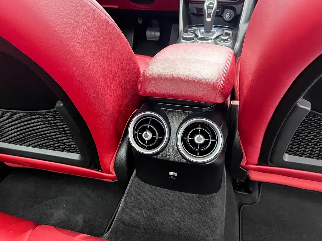 Giulia 2.0 T 280 HP Luxury