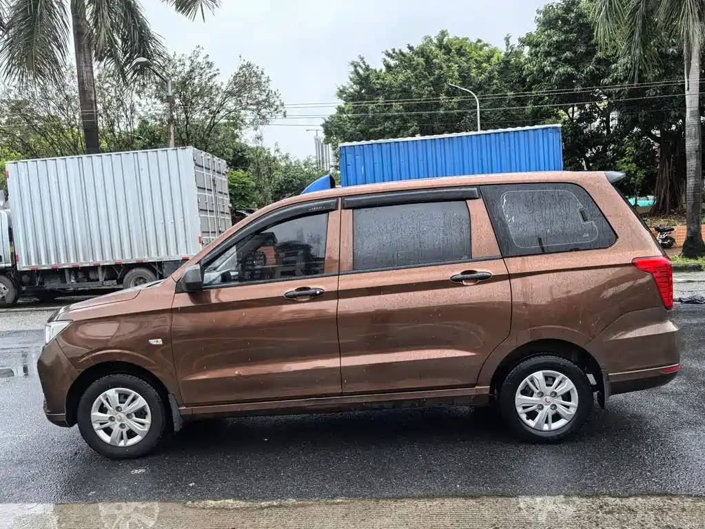Wuling Hongguang 1.5 L S Standard CN-VI LAR