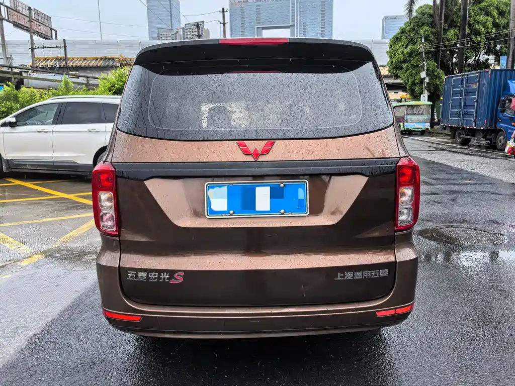 Wuling Hongguang 1.5 L S Standard CN-VI LAR