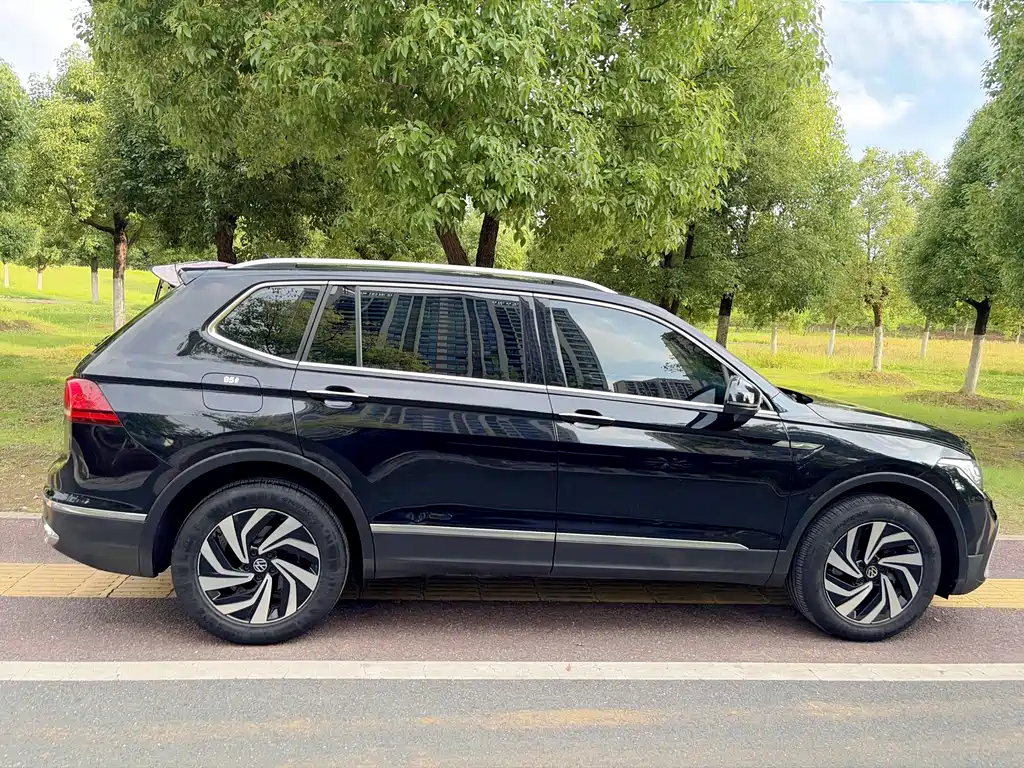 Tiguan L 280 TSI Auto 2 WD Trend Creative Limited