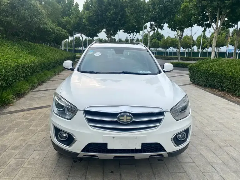 Besturn X80 2.0 L Auto Luxury