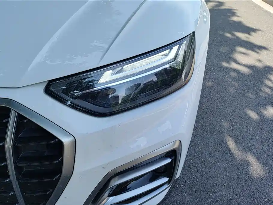 Audi Q5 L Facelift 40 T Luxury Elegant