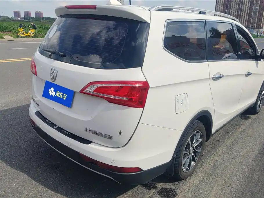 Baojun 730 1.5 T Manual Luxury 7-seat