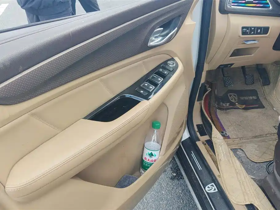 Baojun 730 1.5 T Manual Luxury 7-seat