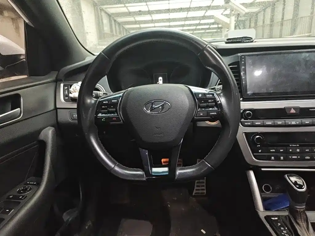 Sonata 1.6 T DLX Distinguished