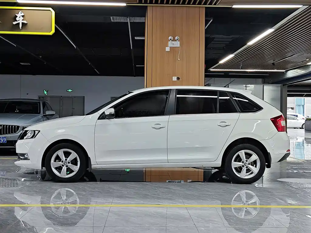 Rapid Spaceback 昕动 2018款 1.6 L 自动舒适版