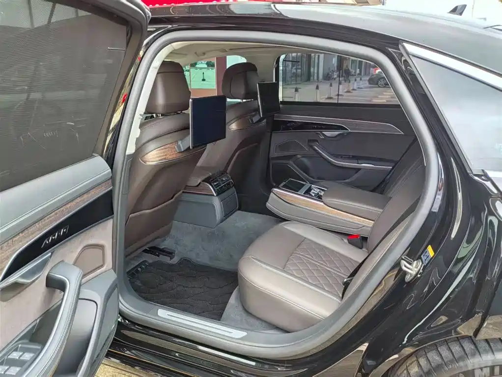 Audi A8 A8 L 55 TFSI quattro Flagship