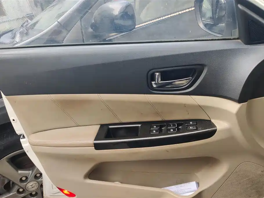 Eado 1.6 L Manual Luxury