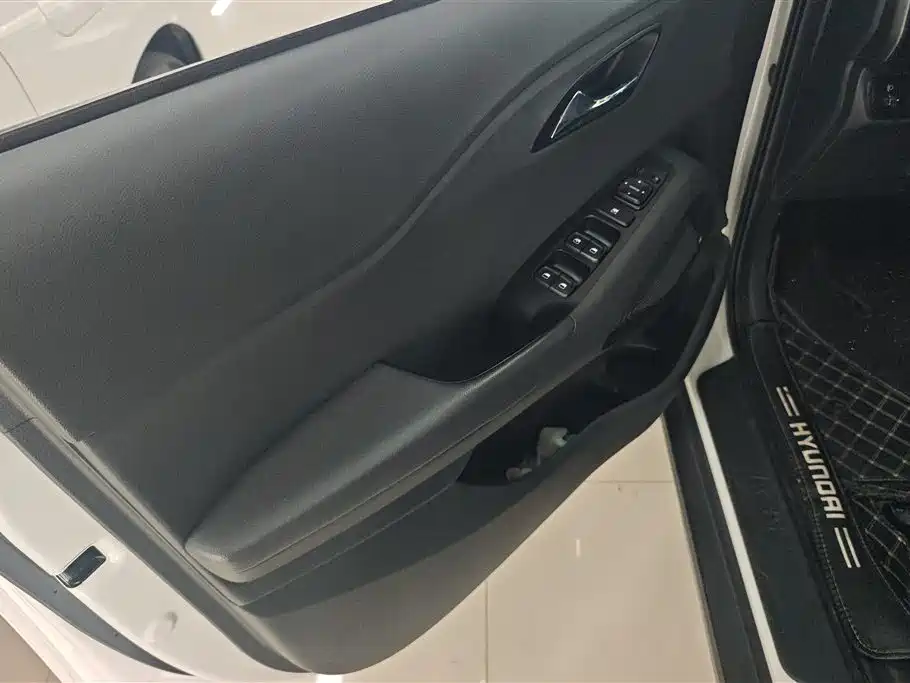 Hyundai ix35 2.0 L Auto 2 WD GLS Leading