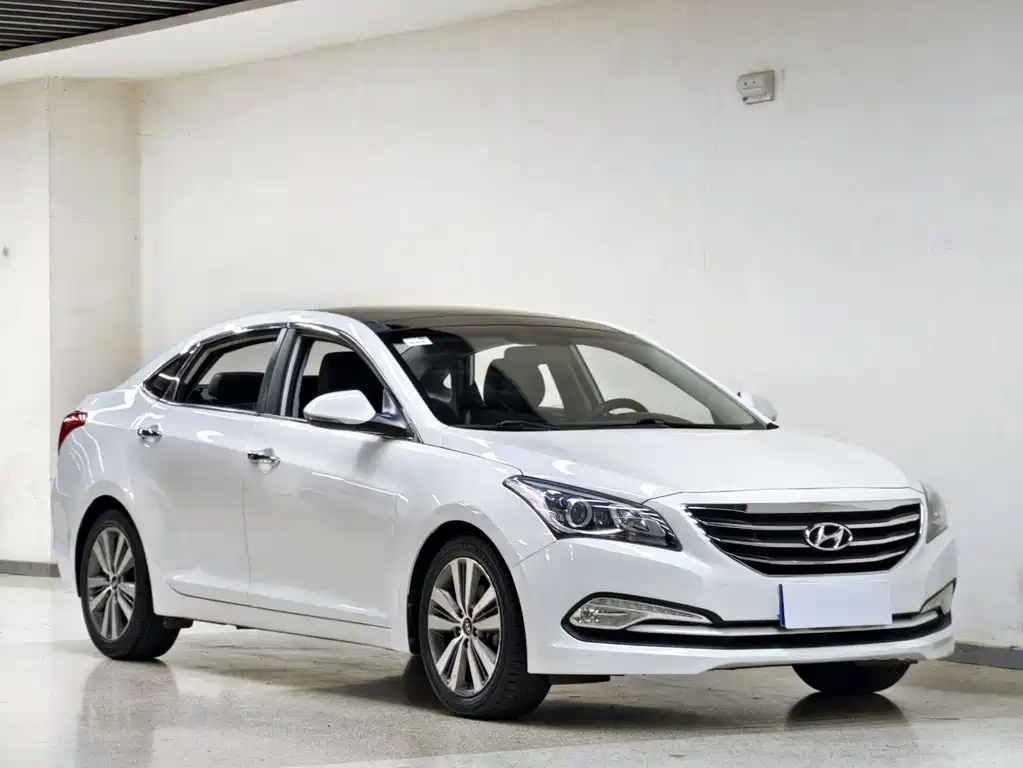 Mistra 1.8 L Auto Distinguished DLX