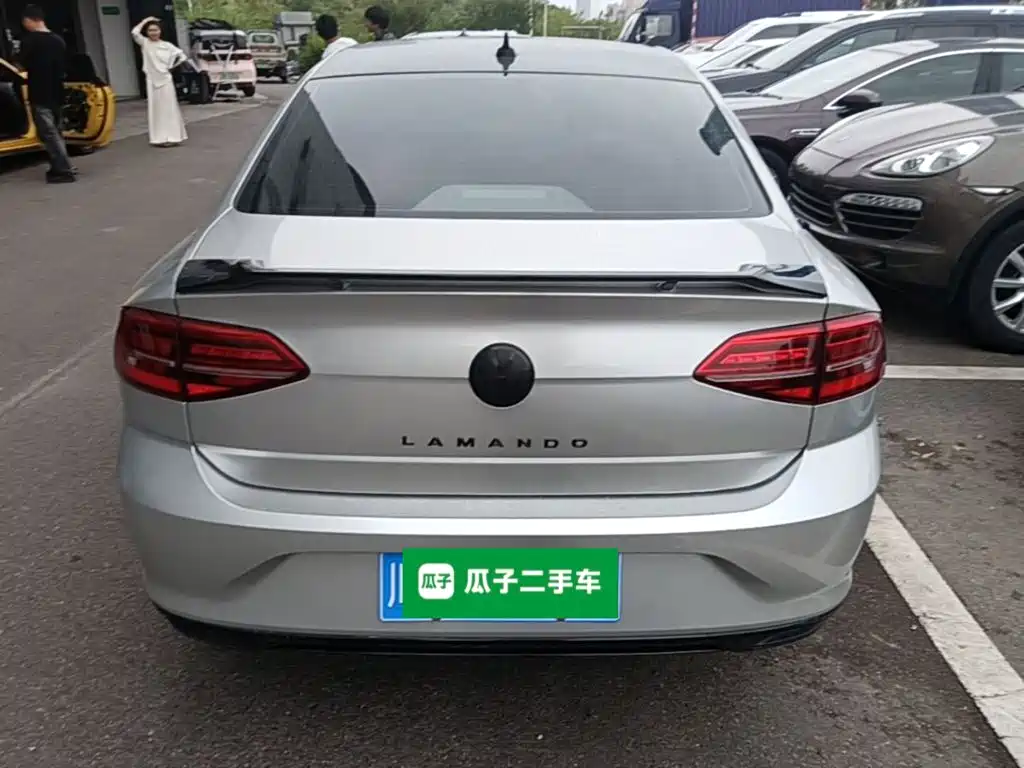 Lamando 230 TSI DSG Style