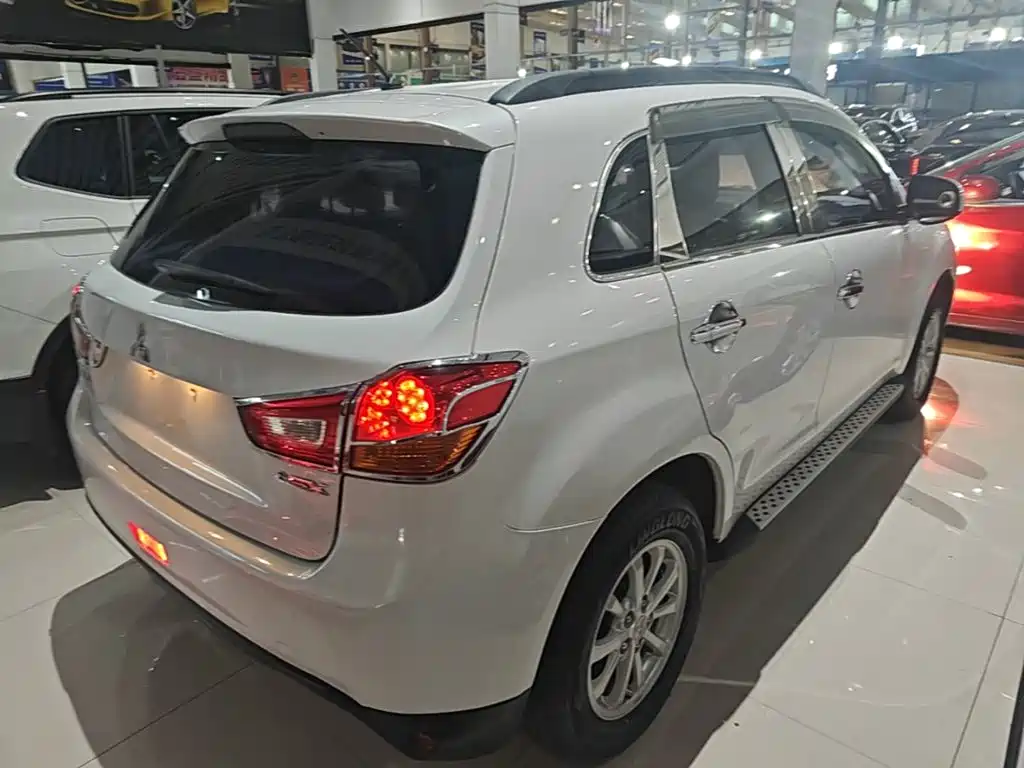 ASX 2.0 L CVT 2 WD Elite