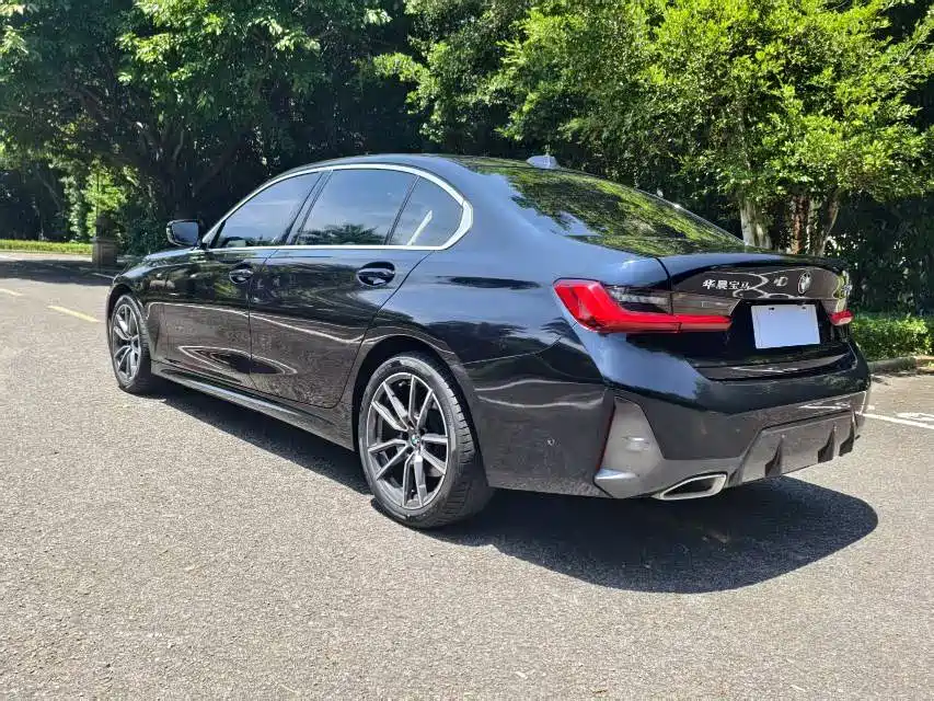BMW 3 Series 325 i M Sport Night Package