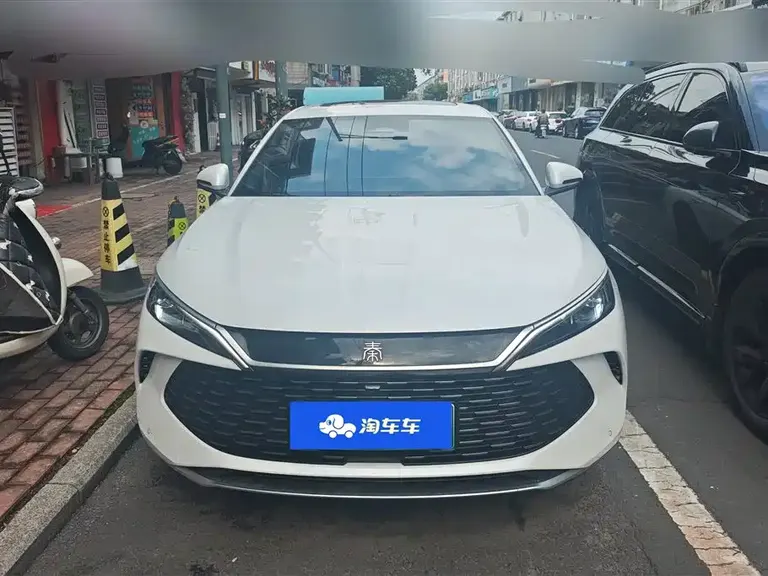 BYD Qin L DM-i 120 KM Outstanding