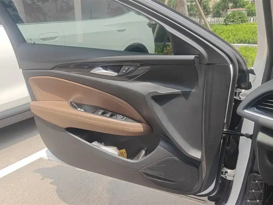 Regal 552 T Luxury