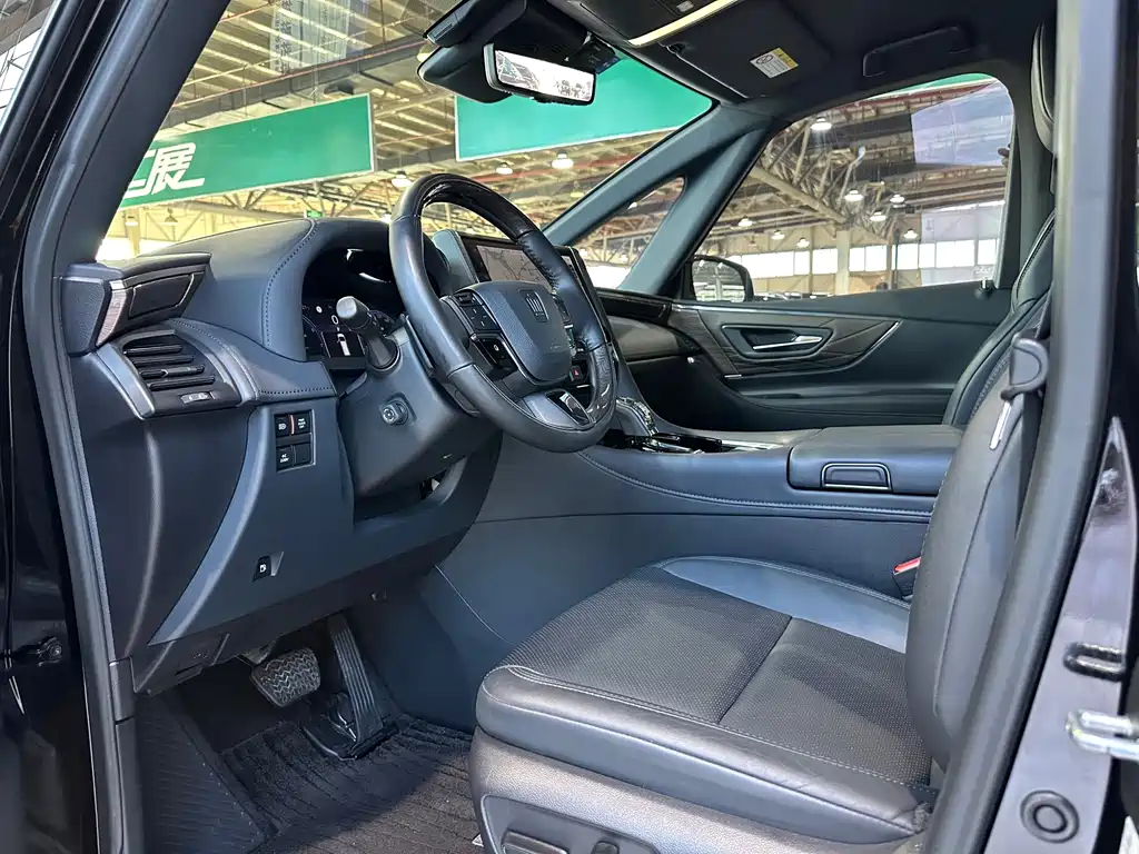 Vellfire Crown Dual Engine 2.5 L Supreme