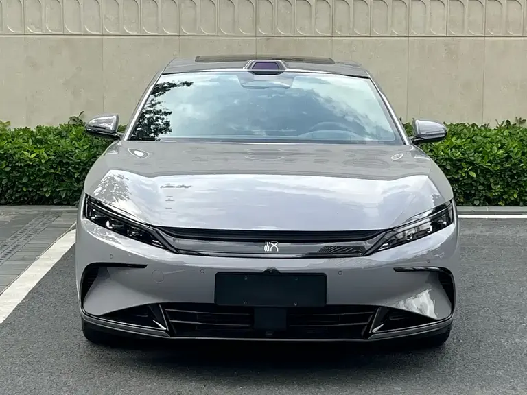 BYD Han DM-i Smart Drive 125 KM Honored