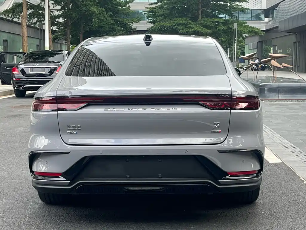 Han DM-i Smart Drive 125 KM Honored