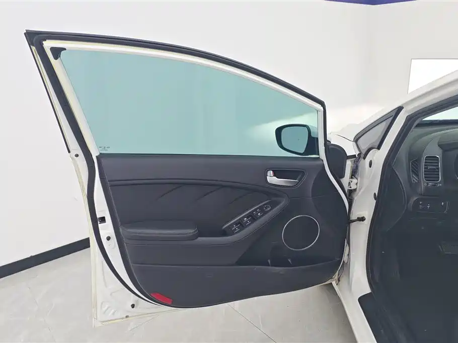 Kia K3 1.6 L Auto 15 Anniversary Special Edition GLS
