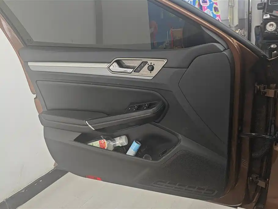 Lamando 280 TSI DSG Comfort