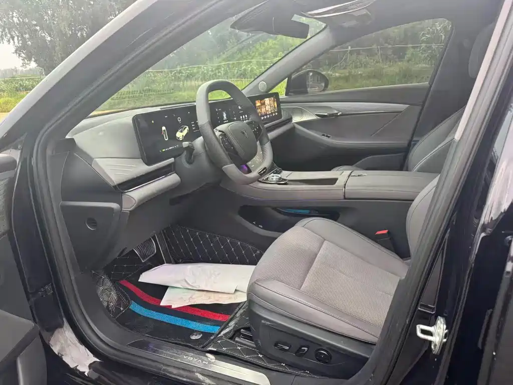 Voyah Zhuiguang PHEV 4 WD Ultra Long Range Flagship