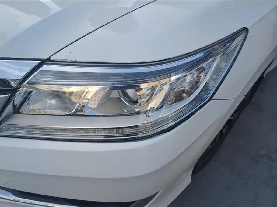 Crider 1.8 L CVT Luxury