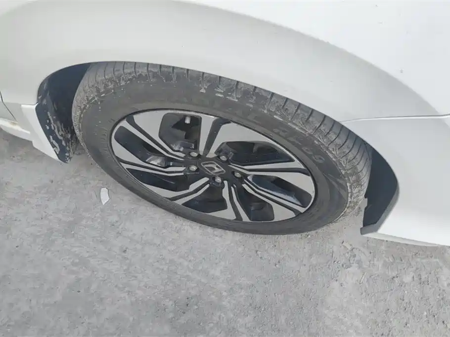 Crider 1.8 L CVT Luxury