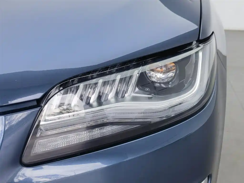Lincoln MKZ 2.0 T Premium CN-VI